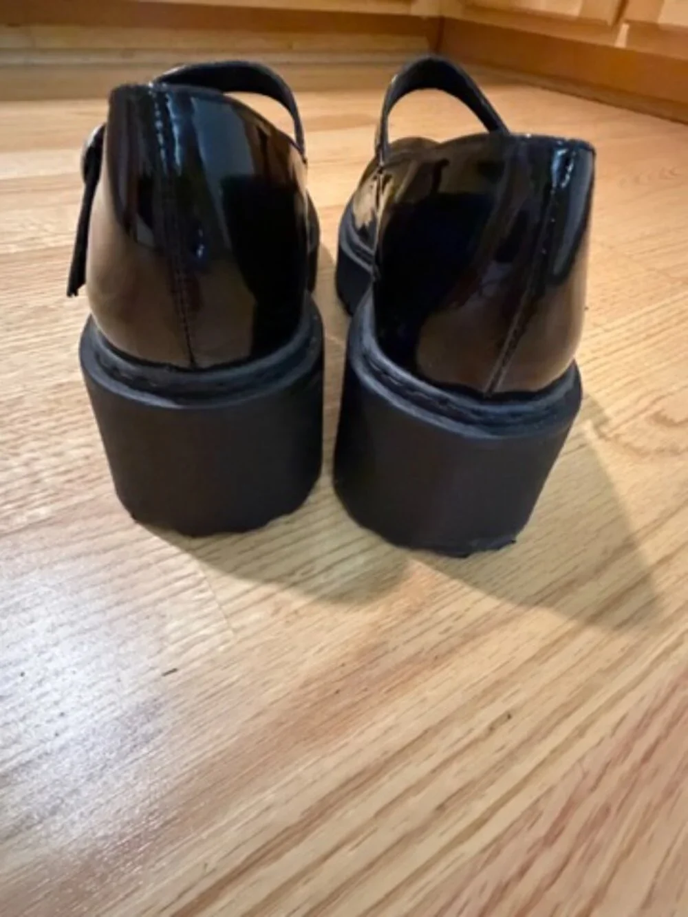 Black patent leather Steve Madden chunky heel Mary Jane shoes